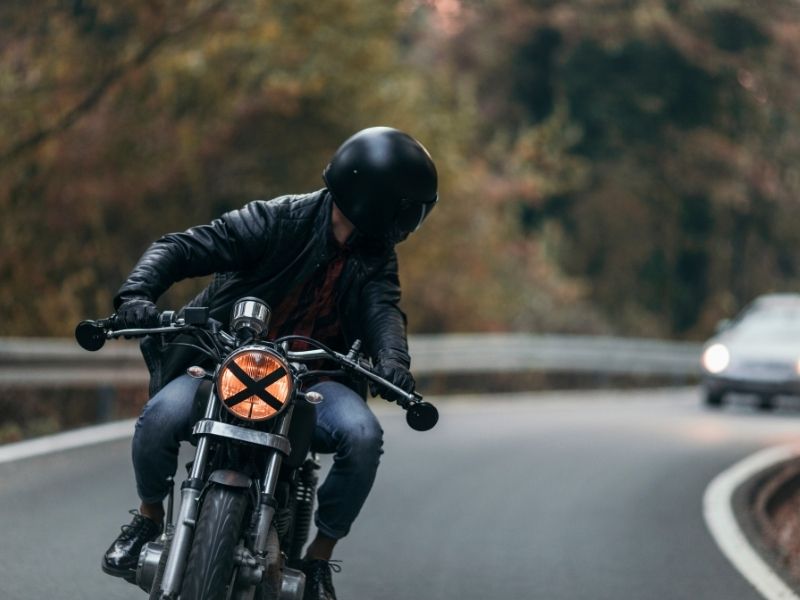 motociclista con patente a3